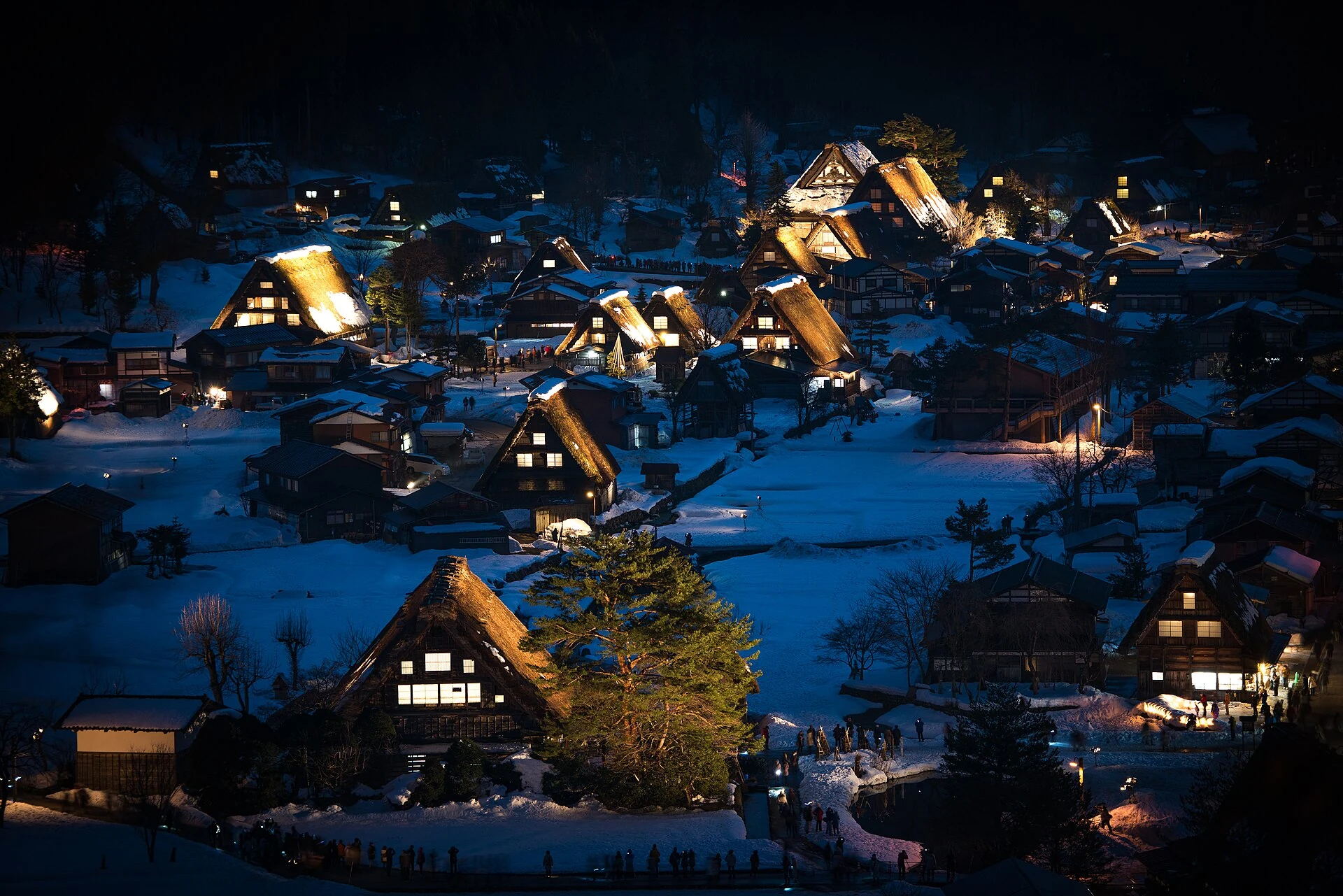 Panoramic view of snow-covered Shirakawa-go from Shiroyama viewpoint